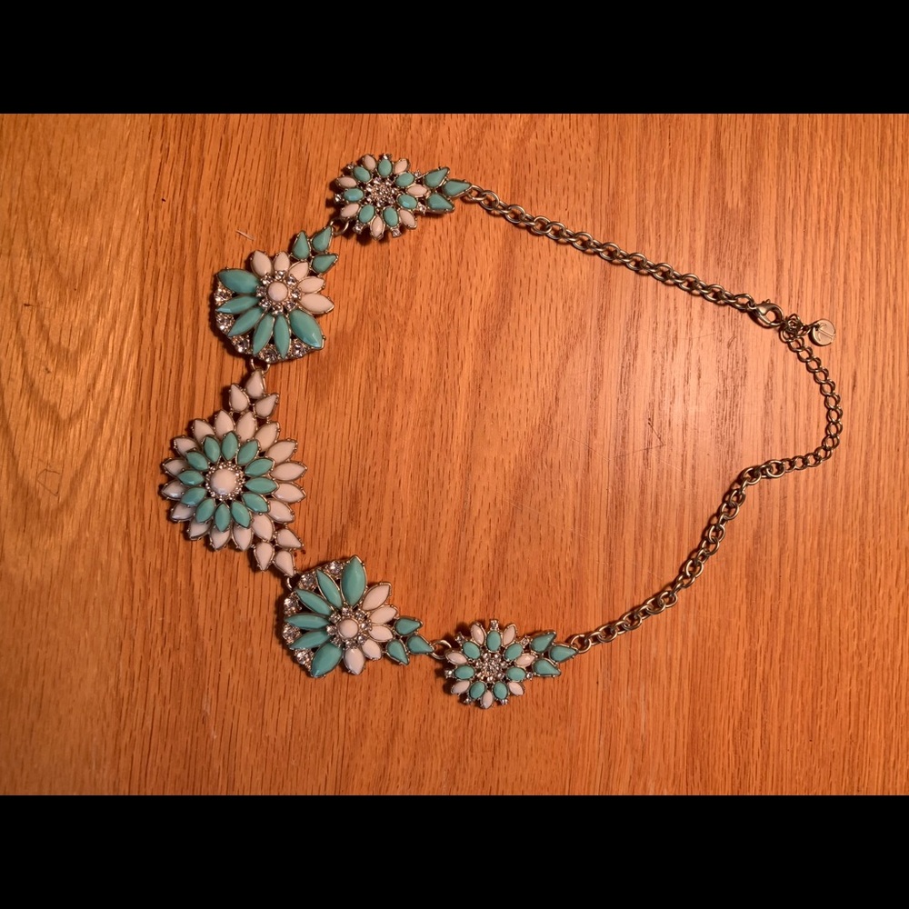 Talbots Statement Necklace - Picture 2 of 5